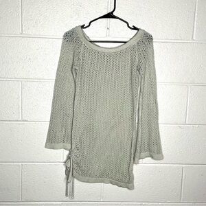 < Crochet Knit Off The Shoulder Sweater Top >